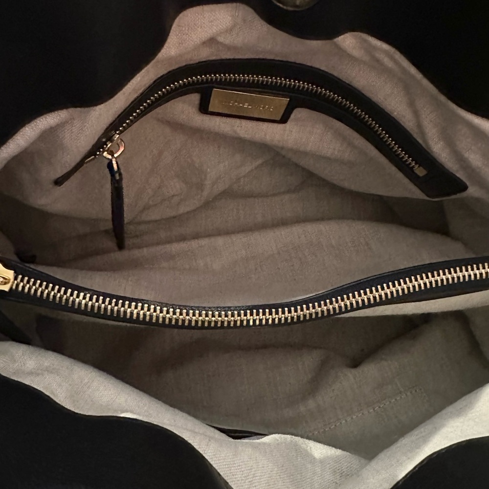 Michael Kors Black Leather Handbag.  See photos for measurements - Picture 5 of 8